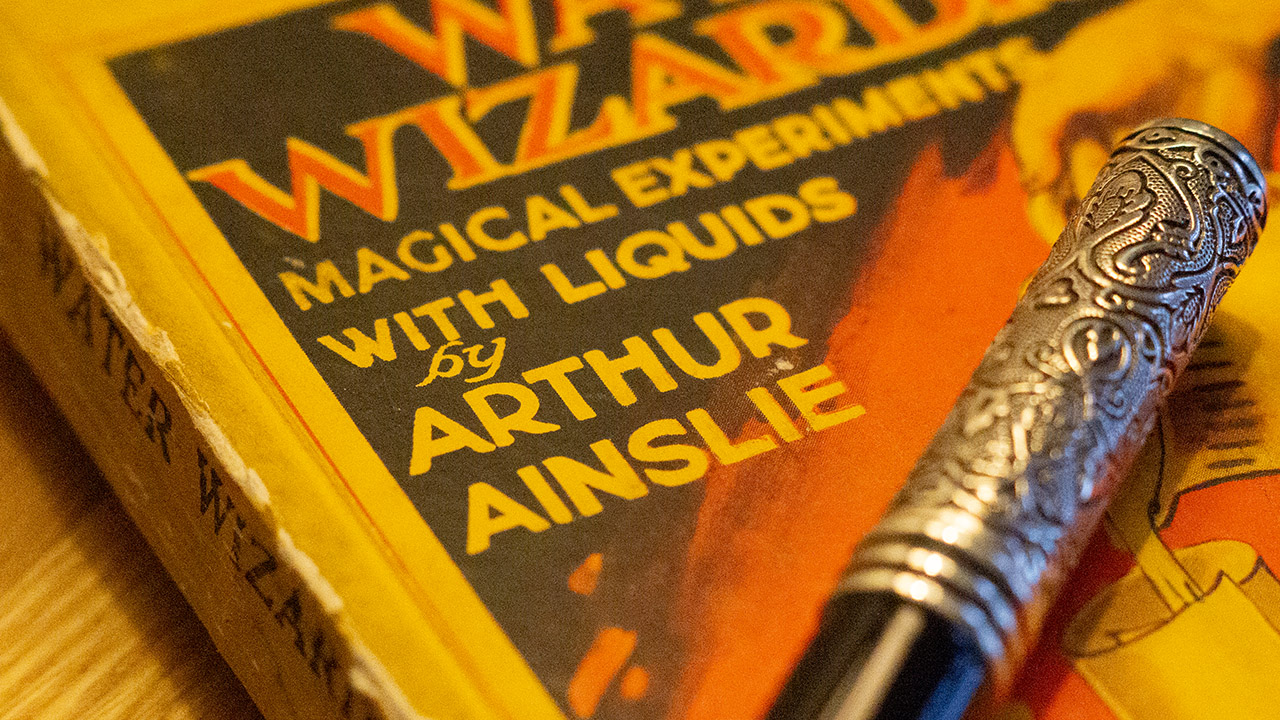 Arthur Ainslie the Ghost Writer – Hey Presto